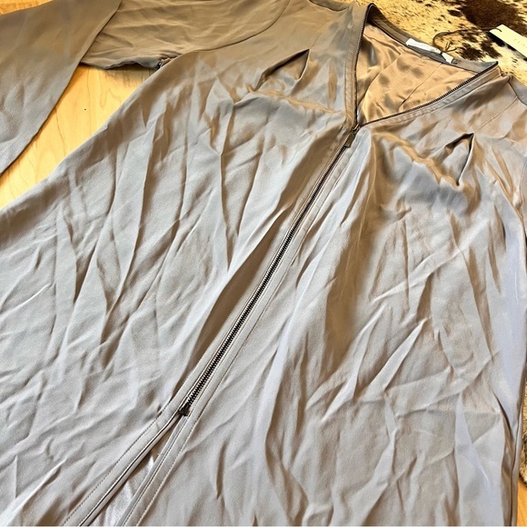 NEW ELAINE KIM Grey Quorgan Silk Zip Blouse Long Sleeve Size Large NWT - Picture 2 of 9